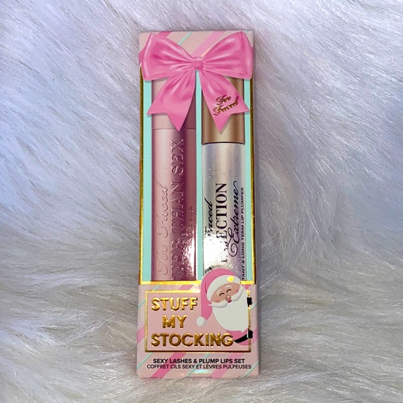 Lashes & Lips - Picture 3 of 8